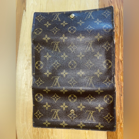 LOUIS VUITTON MONOGRAM INTERNATIONAL LONG WALLET - Picture 5 of 14